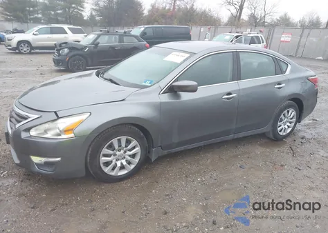 2015 Nissan Altima 2.5 S z USA, uszkodzony, nr VIN 1N4AL3AP2FC130464